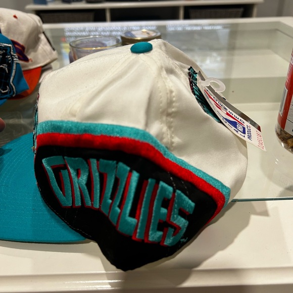 1994 Vancouver grizzly’s SnapBack - Picture 2 of 4